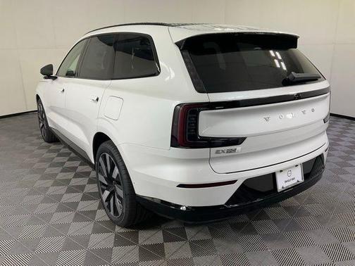 2025 Volvo EX90 Twin Motor Performance Ultra 6-Seater