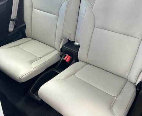 2023 Volvo XC90 Recharge Plug-In Hybrid T8 Ultimate Bright Theme 7-Seater