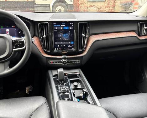 2023 Volvo XC60 B5 Plus Bright Theme