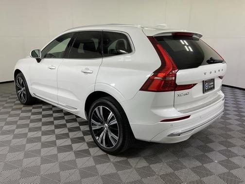 2022 Volvo XC60 B5 Inscription