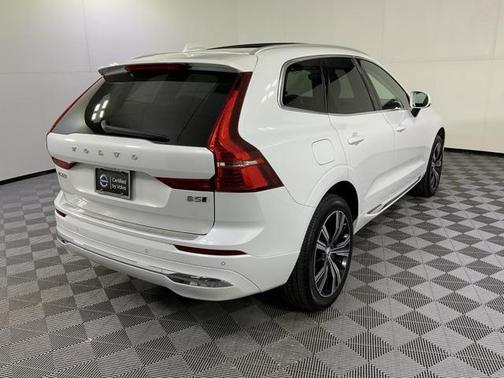 2022 Volvo XC60 B5 Inscription