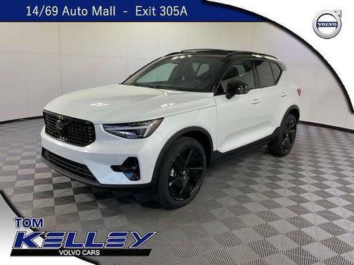 2026 Volvo XC40 B5 Ultra Black Edition