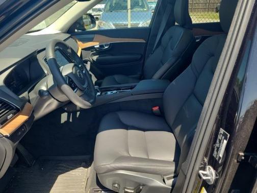 2024 Volvo XC90 Recharge Plug-In Hybrid T8 Plus Bright Theme 7-Seater