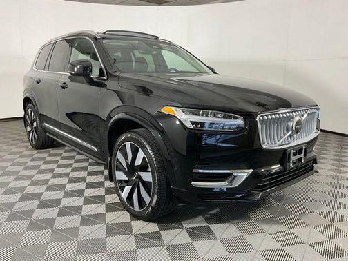 2024 Volvo XC90 Recharge Plug-In Hybrid T8 Plus Bright Theme 7-Seater
