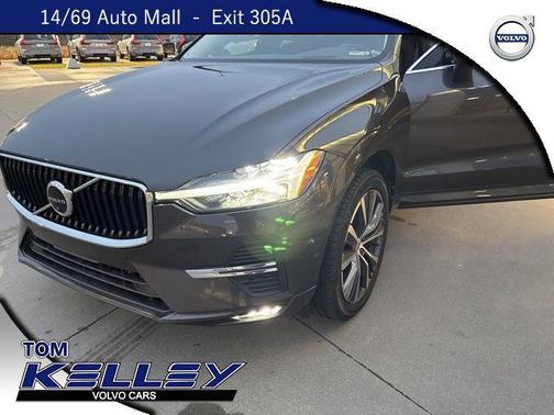 2022 Volvo XC60 B5 Momentum