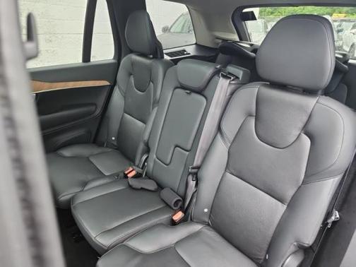 2023 Volvo XC90 B6 Core