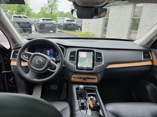 2023 Volvo XC90 B6 Core