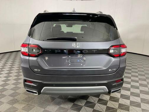 Gray 2025 Honda Pilot Elite
