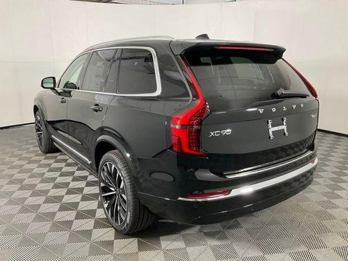 2026 Volvo XC90 B6 Plus 7-Seater