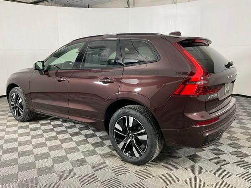 Mulberry Metallic 2026 Volvo XC60 B5 Plus