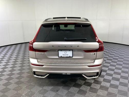 Bright Dusk Metallic 2026 Volvo XC60 B5 Plus