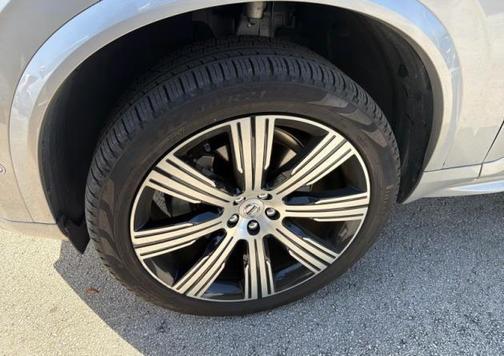 Silver Dawn Metallic 2025 Volvo XC90 B6 Plus 7-Seater