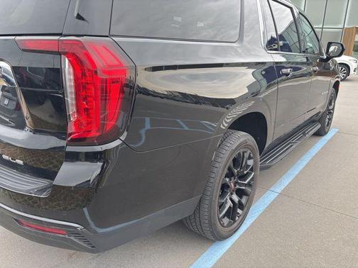 Onyx Black 2022 GMC Yukon XL SLE