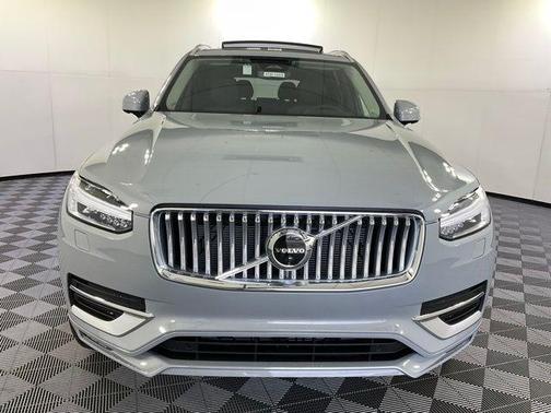 2025 Volvo XC90 B6 Plus 7-Seater