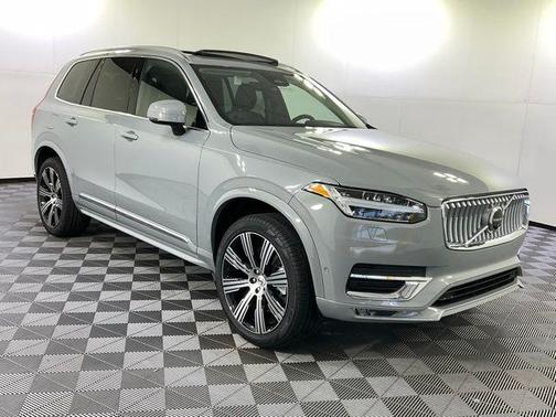 2025 Volvo XC90 B6 Plus 7-Seater
