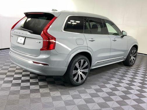2025 Volvo XC90 B6 Plus 7-Seater