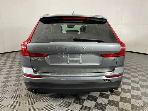 2020 Volvo XC60 T5 Momentum