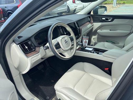 Osmium Grey Metallic 2021 Volvo XC60 T5 Momentum