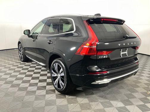 2023 Volvo XC60 B5 Plus Bright Theme