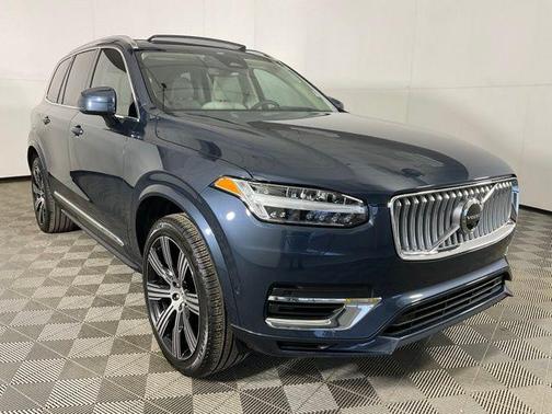 2024 Volvo XC90 Recharge Plug-In Hybrid T8 Ultimate Bright Theme 7-Seater