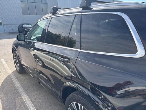 2022 Volvo XC90 T6 Momentum