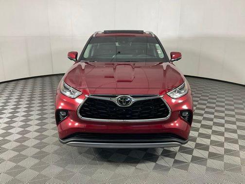 Ruby Flare Pearl 2024 Toyota Highlander Platinum