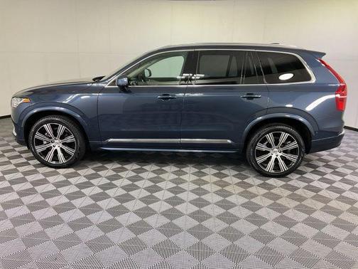 2024 Volvo XC90 B6 Ultimate Bright Theme 6-Seater