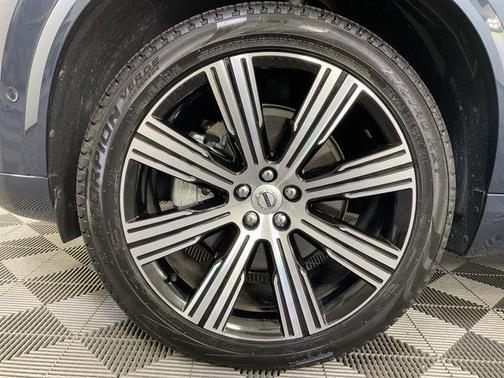2024 Volvo XC90 B6 Ultimate Bright Theme 6-Seater