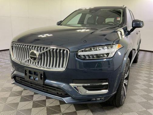 2024 Volvo XC90 B6 Ultimate Bright Theme 6-Seater