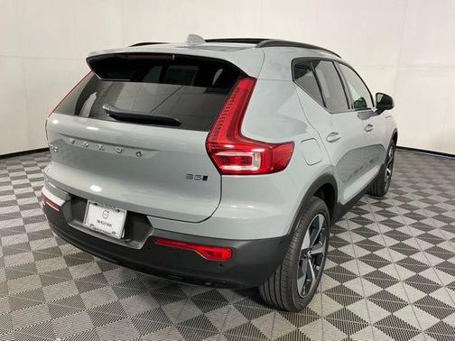 2026 Volvo XC40 B5 Plus