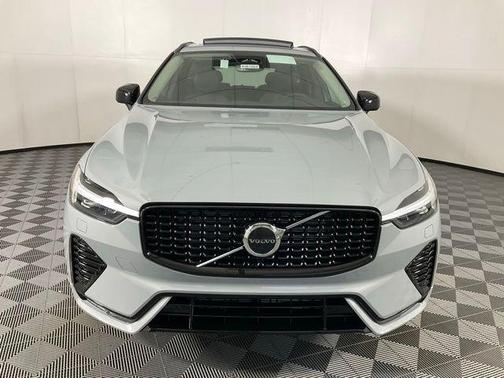 2025 Volvo XC60 B5 Core