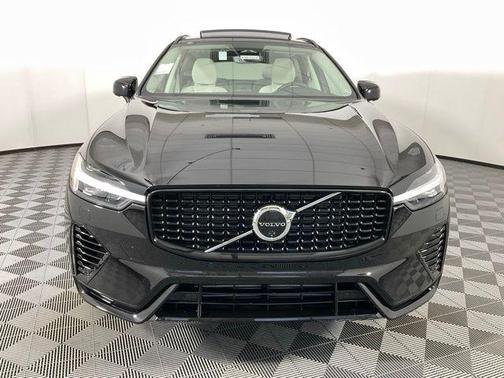 2025 Volvo XC60 Plug-In Hybrid T8 Plus