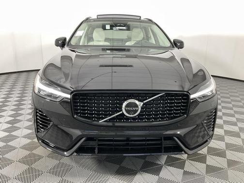 2025 Volvo XC60 Plug-In Hybrid T8 Plus