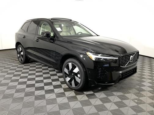 2025 Volvo XC60 Plug-In Hybrid T8 Plus