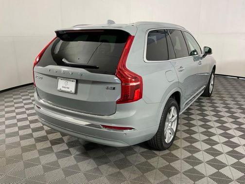 2024 Volvo XC90 B5 Core Bright Theme
