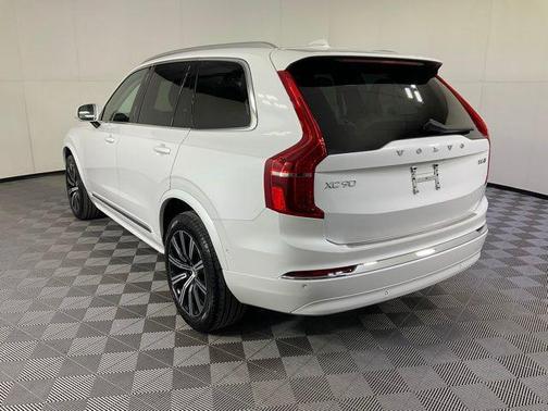 2024 Volvo XC90 B6 Plus Bright Theme 6-Seater