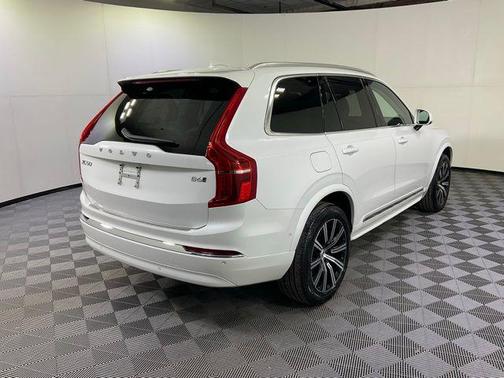 2024 Volvo XC90 B6 Plus Bright Theme 6-Seater