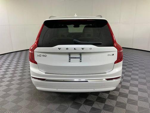 2024 Volvo XC90 B6 Plus Bright Theme 6-Seater