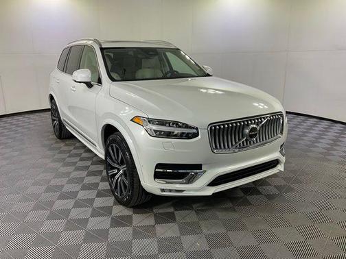 2024 Volvo XC90 B6 Plus Bright Theme 6-Seater