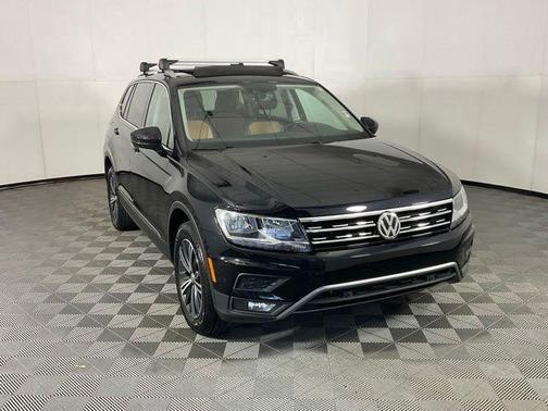 Deep Black 2019 Volkswagen Tiguan 2.0T SEL