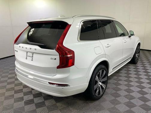 2025 Volvo XC90 B6 Ultra