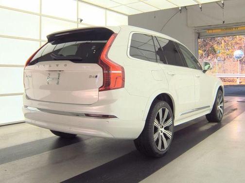 2025 Volvo XC90 B6 Ultra