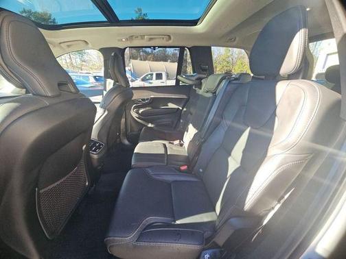 2025 Volvo XC90 B6 Ultra