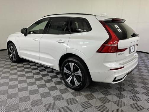 2025 Volvo XC60 Plug-In Hybrid T8 Plus
