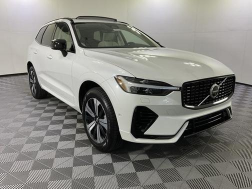 2025 Volvo XC60 Plug-In Hybrid T8 Plus