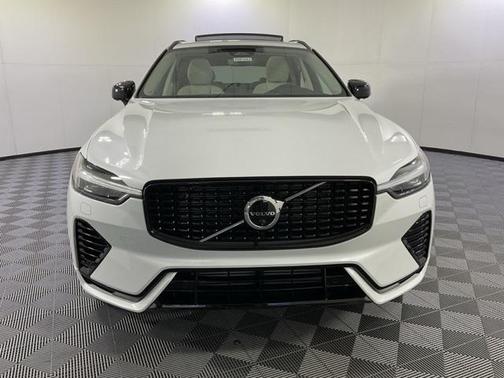 2025 Volvo XC60 Plug-In Hybrid T8 Plus