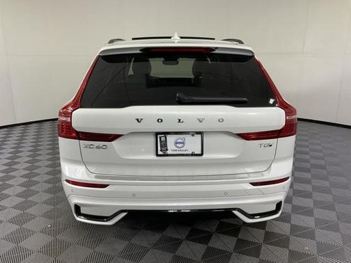 2025 Volvo XC60 Plug-In Hybrid T8 Plus