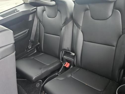 2024 Volvo XC90 B5 Core Bright Theme
