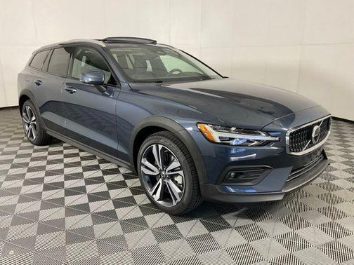 2026 Volvo V60 Cross Country B5 Plus