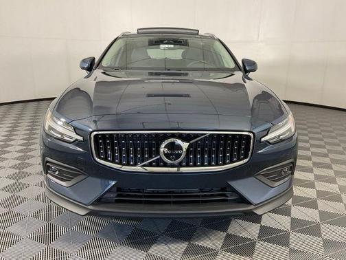 2026 Volvo V60 Cross Country B5 Plus